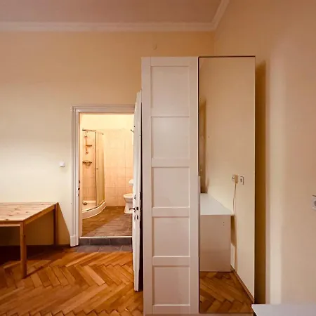 Hotel apartamentowy Kalvin Ter *